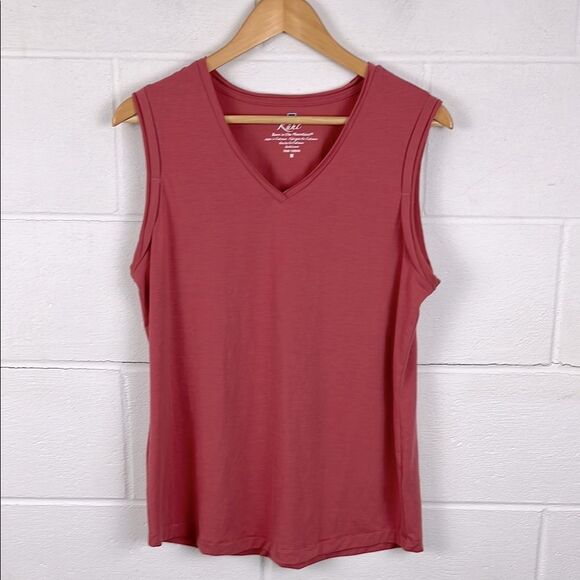 Kuhl women’s v-neck juniper performance tank - Picture 1 of 4